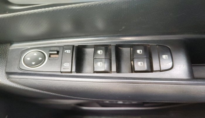 2021 KIA SONET HTK 1.2, Petrol, Manual, 31,157 km, interior