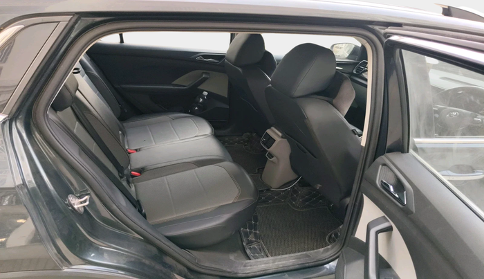 2022 Skoda KUSHAQ STYLE 1.0L TSI AT (6 AIRBAGS), Petrol, Automatic, 48,756 km, interior