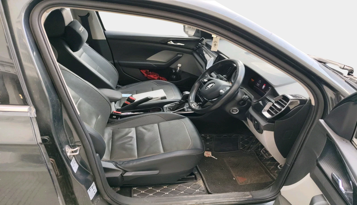 2022 Skoda KUSHAQ STYLE 1.0L TSI AT (6 AIRBAGS), Petrol, Automatic, 48,756 km, interior