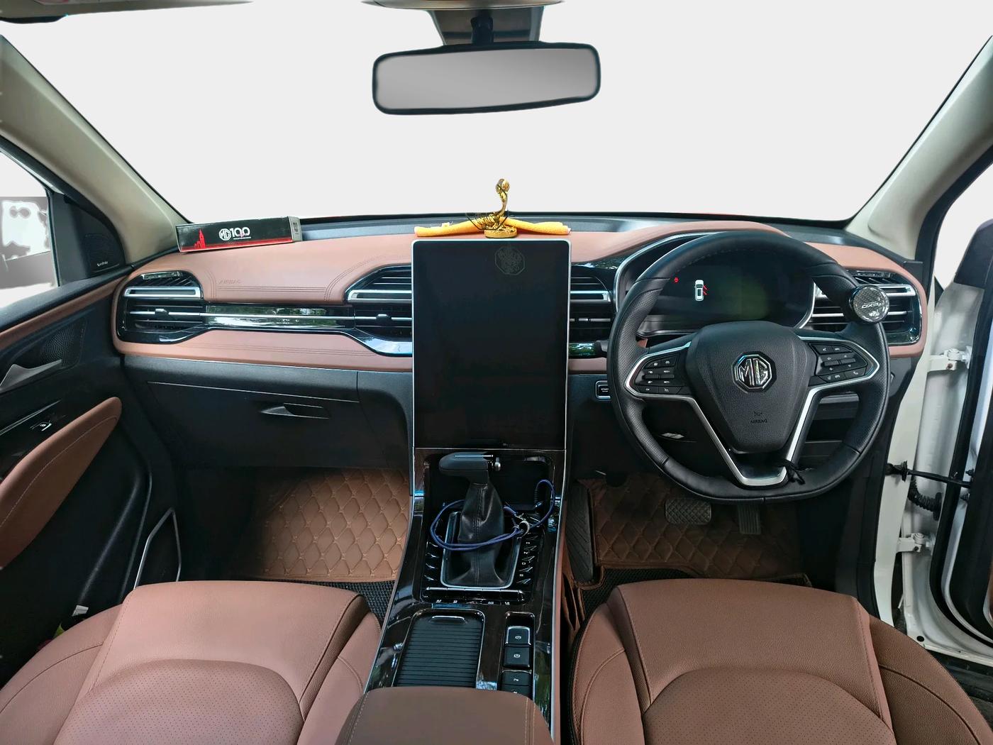 2025 MG HECTOR PLUS SHARP PRO 1.5 PETROL TURBO CVT 6 STR, Petrol, Automatic, 1,113 km, interior