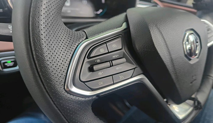 2025 MG HECTOR PLUS SHARP PRO 1.5 PETROL TURBO CVT 6 STR, Petrol, Automatic, 1,113 km, interior