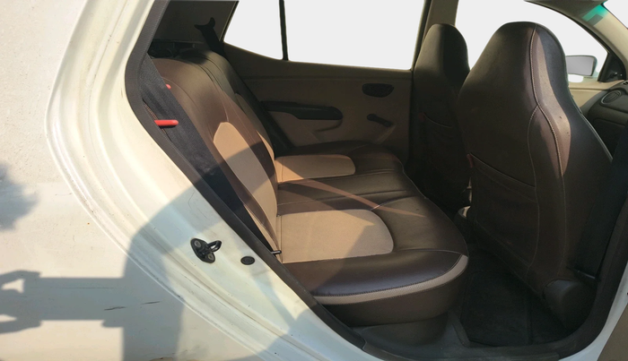 2011 Hyundai i10 ERA 1.1, Petrol, Manual, 1,06,327 km, interior