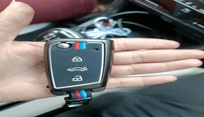 2024 Volkswagen TAIGUN TOPLINE 1.0 TSI MT, Petrol, Manual, 7,292 km, interior