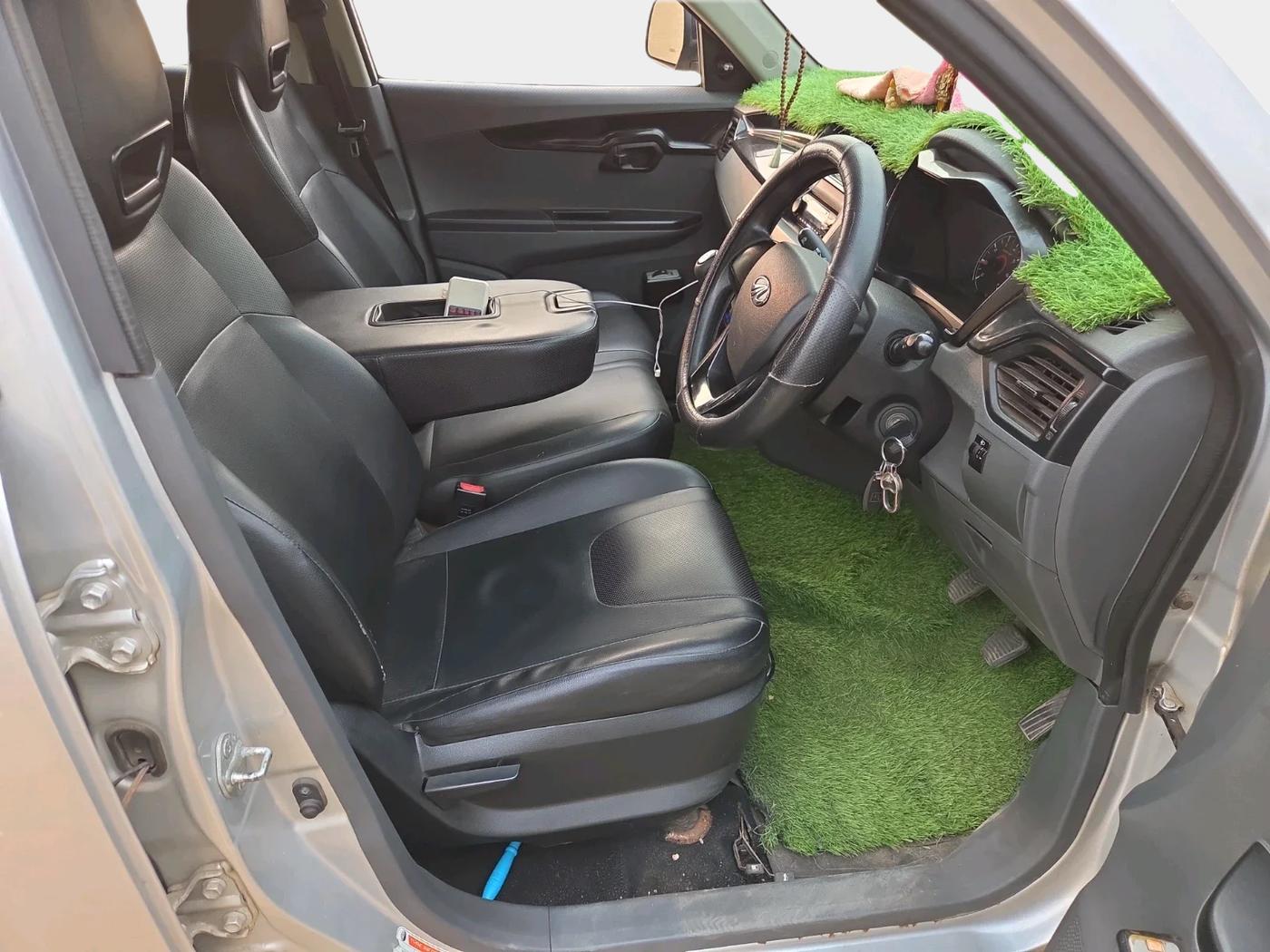 2018 Mahindra KUV 100 NXT K2 P 6 STR, Petrol, Manual, 26,030 km, interior