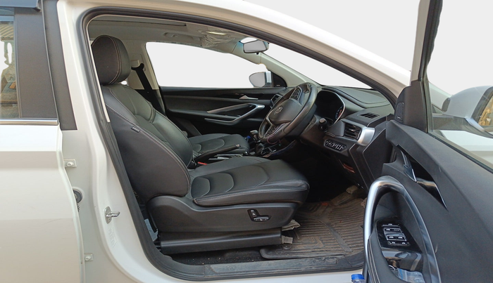 2019 MG HECTOR SHARP HYBRID 1.5 PETROL, Petrol, Manual, 38,500 km, interior