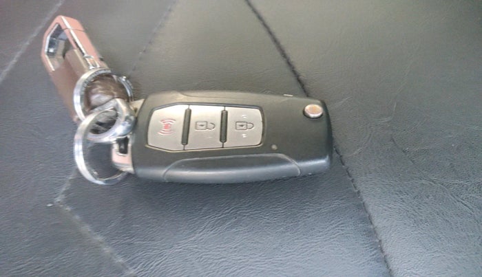 2019 Mahindra XUV300 W8 1.5 DIESEL, Diesel, Manual, 99,237 km, interior