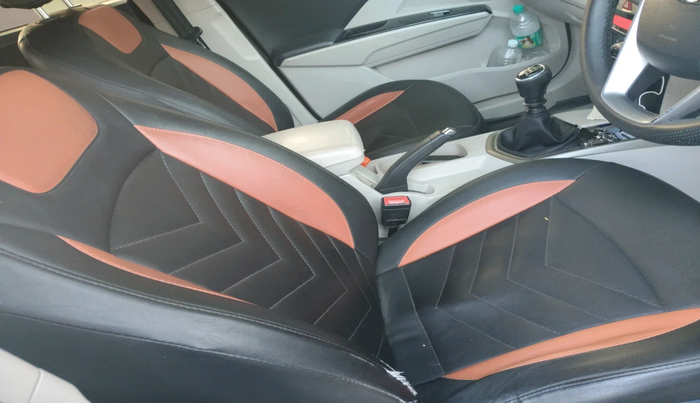 2019 Mahindra XUV300 W8 1.5 DIESEL, Diesel, Manual, 99,237 km, interior