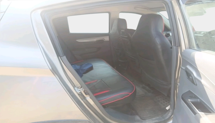 2018 Mahindra KUV 100 NXT K6+ P 6 STR, Petrol, Manual, 75,653 km, interior