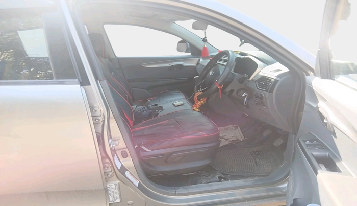 2018 Mahindra KUV 100 NXT K6+ P 6 STR, Petrol, Manual, 75,653 km, interior