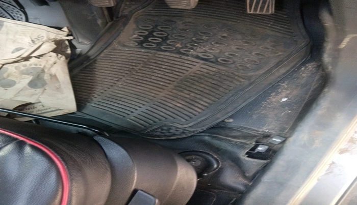 2018 Mahindra KUV 100 NXT K6+ P 6 STR, Petrol, Manual, 75,653 km, interior