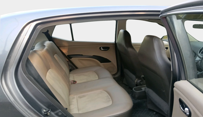 2015 Hyundai i10 SPORTZ 1.1, Petrol, Manual, 1,04,444 km, interior