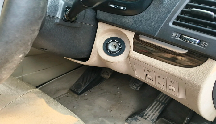 2012 Hyundai Santa Fe 2 WD, Diesel, Manual, 1,50,000 km, interior