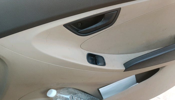 2015 Hyundai Eon ERA +, Petrol, Manual, 1,23,398 km, interior