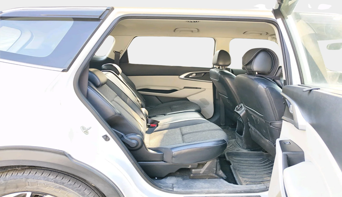 2022 KIA CARENS PRESTIGE PLUS 1.4 PETROL 7 STR, Petrol, Manual, 46,704 km, interior