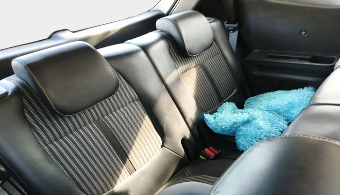 2022 KIA CARENS PRESTIGE PLUS 1.4 PETROL 7 STR, Petrol, Manual, 46,704 km, interior