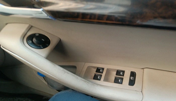 2014 Skoda Octavia AMBITION 2.0 TDI AT, Diesel, Automatic, 1,79,443 km, interior