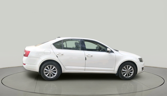 2014 Skoda Octavia ELEGANCE 2.0 TDI AT, Diesel, Automatic, 1,52,855 km, exterior