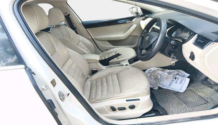 2014 Skoda Octavia ELEGANCE 2.0 TDI AT, Diesel, Automatic, 1,52,855 km, interior