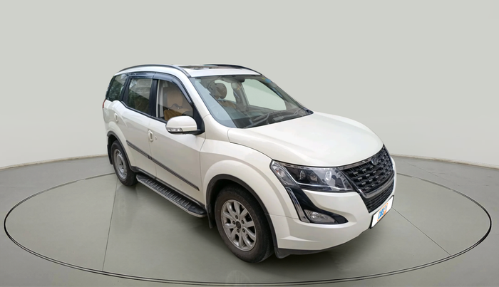 2020 Mahindra XUV500 W9, Diesel, Manual, 73,442 km, exterior