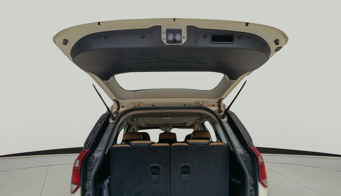 2020 Mahindra XUV500 W9, Diesel, Manual, 73,442 km, exterior