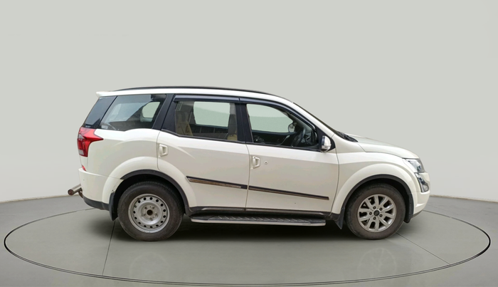 2020 Mahindra XUV500 W9, Diesel, Manual, 73,442 km, exterior