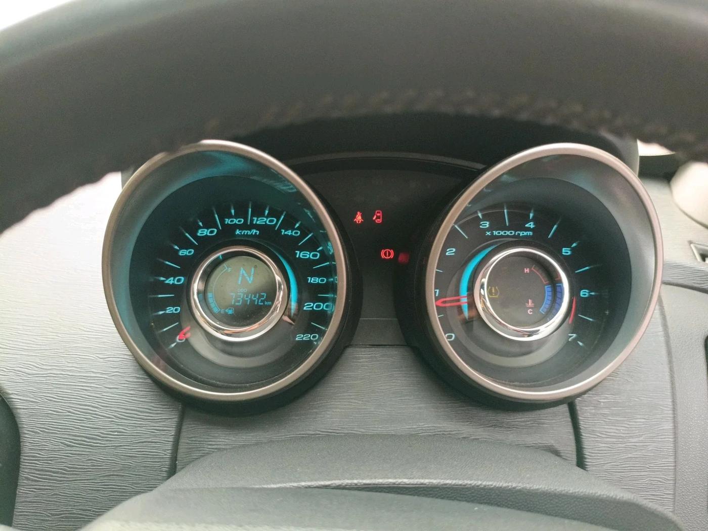 2020 Mahindra XUV500 W9, Diesel, Manual, 73,442 km, interior