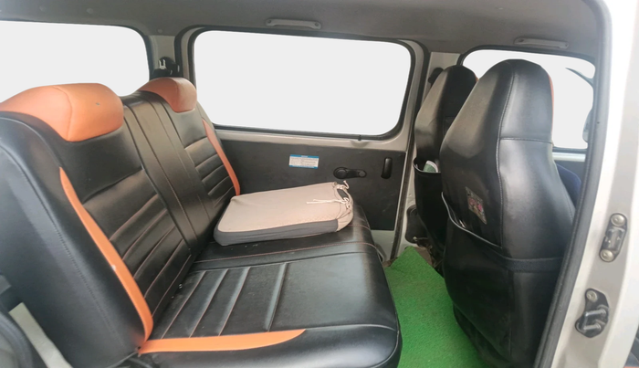 2022 Maruti Eeco 5 STR AC CNG (O), Petrol, Manual, 80,635 km, interior