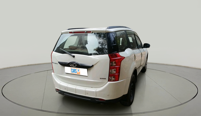 2017 Mahindra XUV500 W6 AT, Diesel, Automatic, 2,27,185 km, exterior