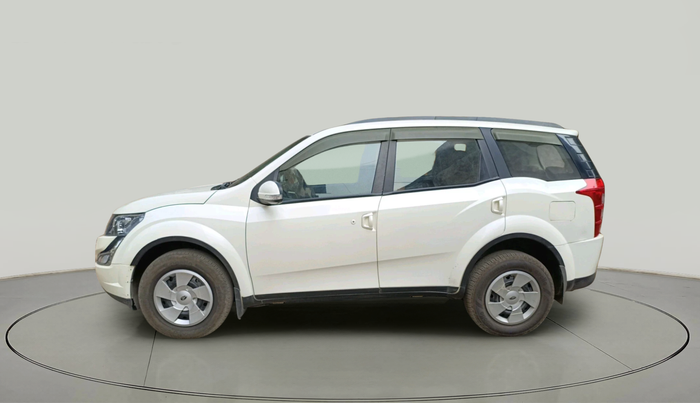 2017 Mahindra XUV500 W6 AT, Diesel, Automatic, 2,27,185 km, exterior