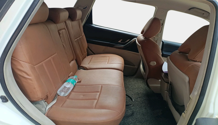 2017 Mahindra XUV500 W6 AT, Diesel, Automatic, 2,27,185 km, interior