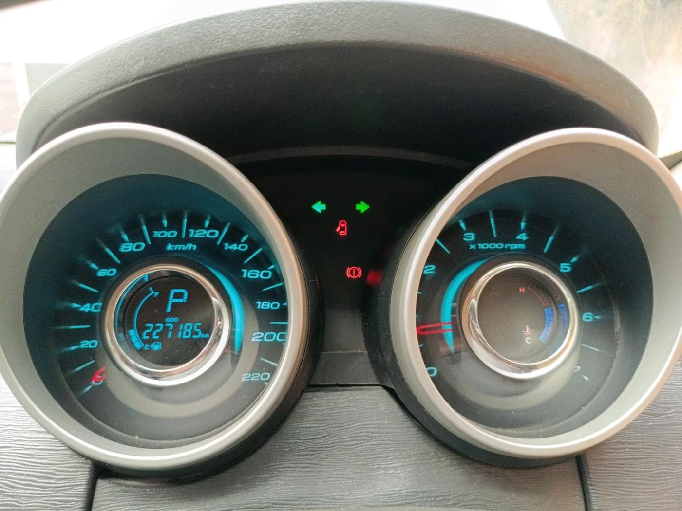 2017 Mahindra XUV500 W6 AT, Diesel, Automatic, 2,27,185 km, interior