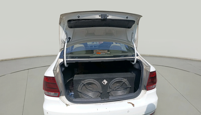 2016 Volkswagen Vento HIGHLINE 1.5 AT, Diesel, Automatic, 1,99,897 km, exterior