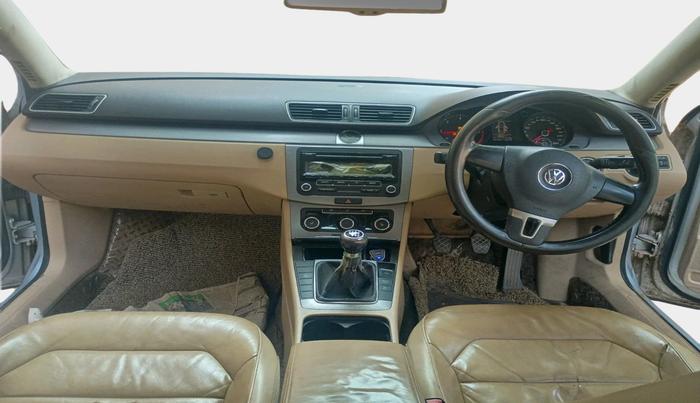 2012 Volkswagen Passat COMFORTLINE 2.0 TDI MT, Diesel, Manual, 1,96,286 km, interior