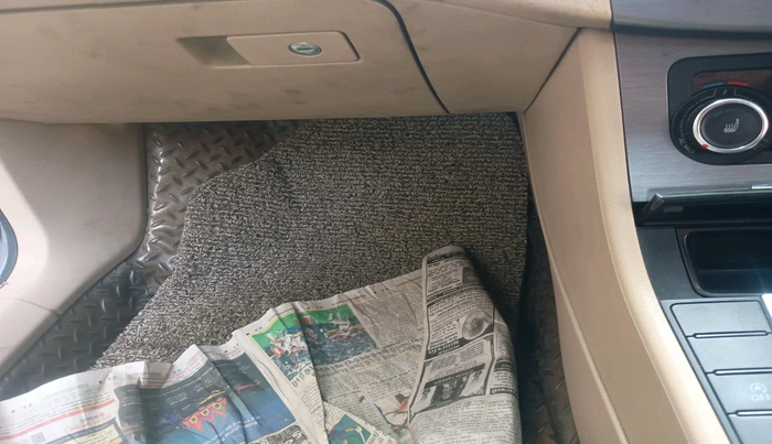 2012 Volkswagen Passat COMFORTLINE 2.0 TDI MT, Diesel, Manual, 1,96,286 km, interior