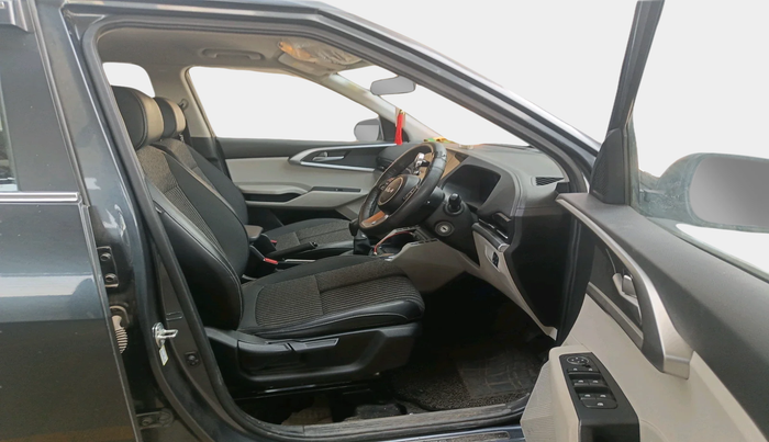 2023 KIA CARENS PRESTIGE 1.5 DIESEL IMT 7 STR, Diesel, Manual, 19,811 km, interior