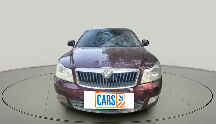 2013 Skoda Laura L&K 2.0 TDI AT, Diesel, Automatic, 1,30,306 km, exterior