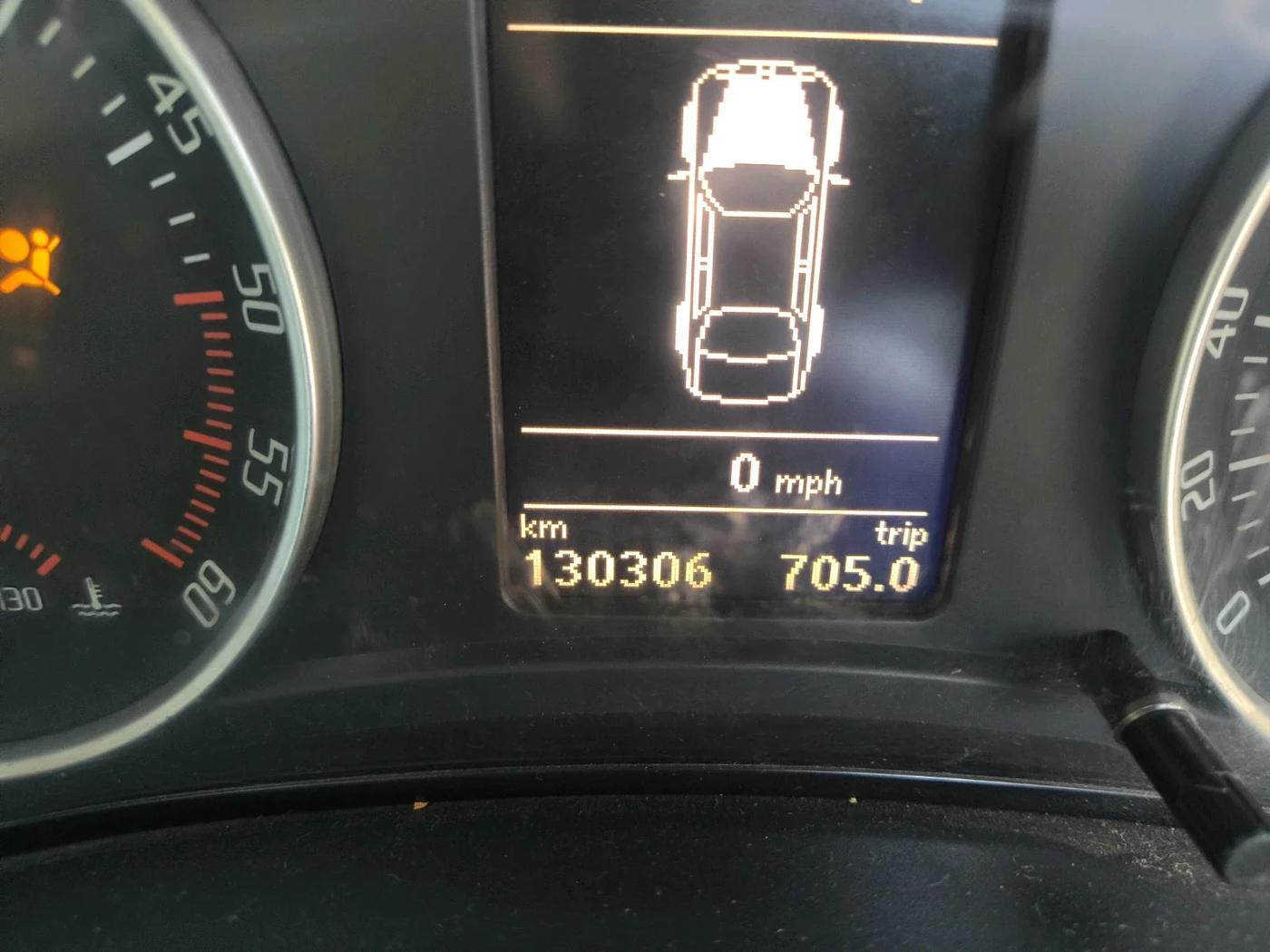 2013 Skoda Laura L&K 2.0 TDI AT, Diesel, Automatic, 1,30,306 km, interior
