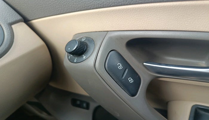 2017 Volkswagen Vento HIGHLINE 1.5 AT, Diesel, Automatic, 1,71,508 km, interior