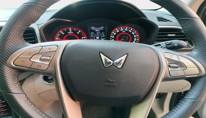 2023 Mahindra XUV300 W8 1.5 DIESEL, Diesel, Manual, 20,047 km, interior