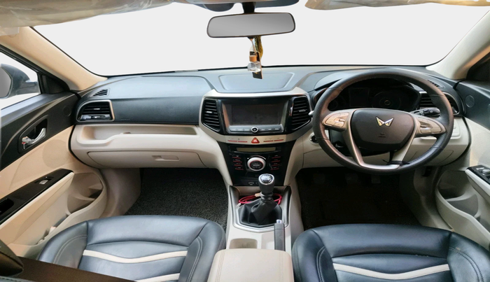 2023 Mahindra XUV300 W8 1.5 DIESEL, Diesel, Manual, 20,047 km, interior