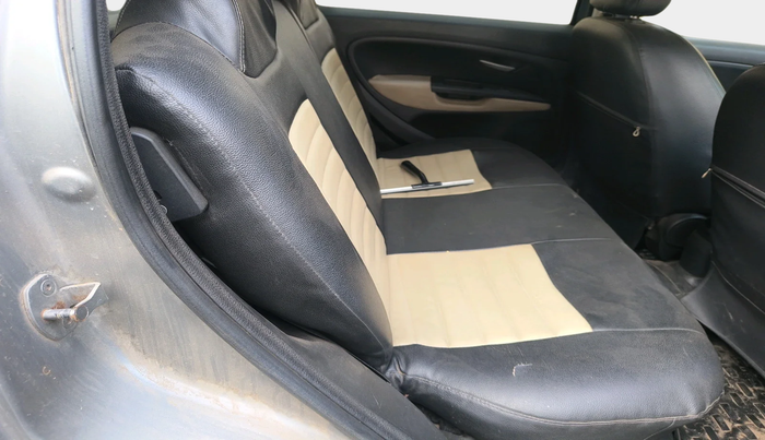 2014 Fiat Punto EVO DYNAMIC 1.3 MULTIJET, Diesel, Manual, 2,02,288 km, interior