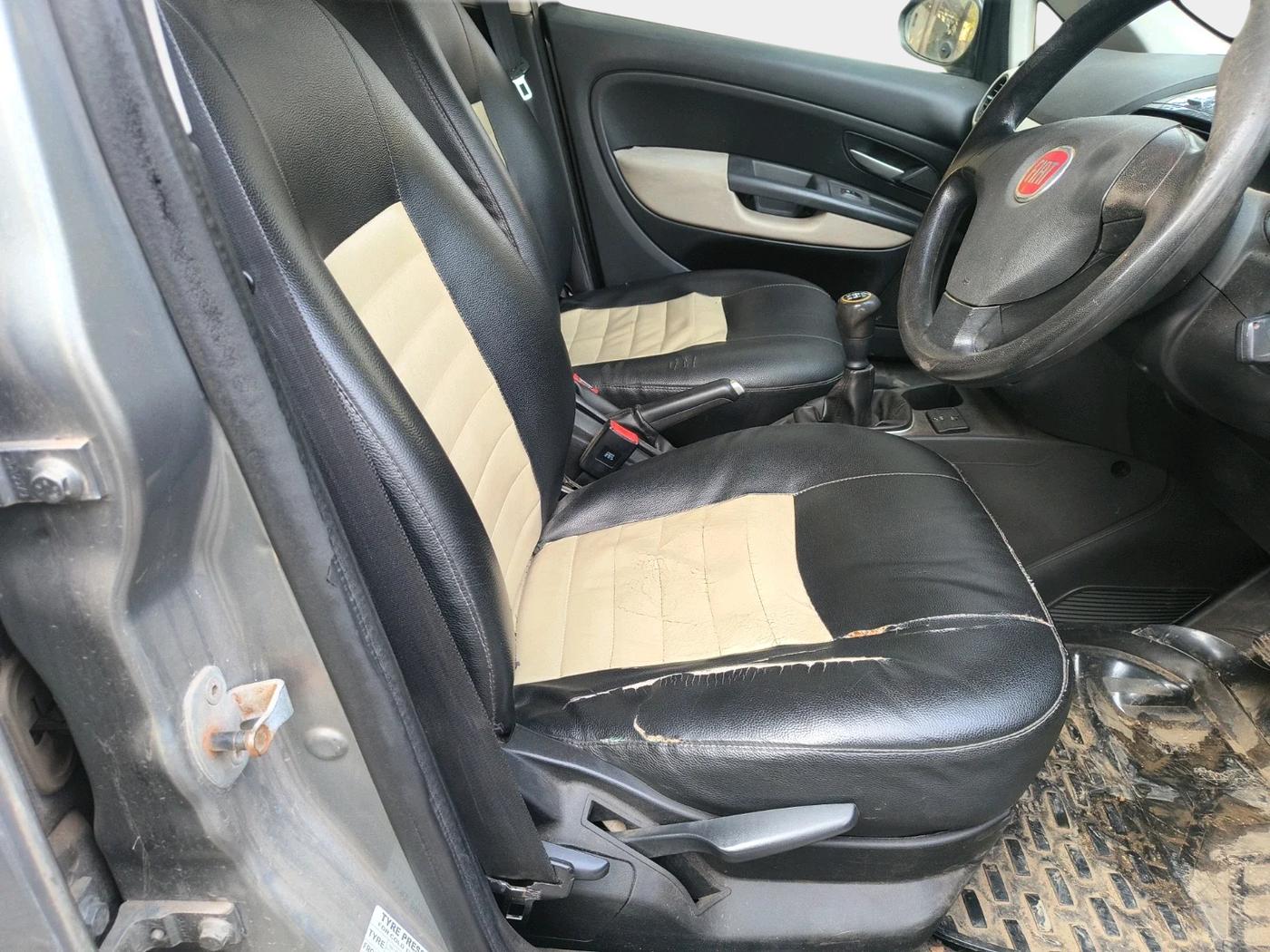 2014 Fiat Punto EVO DYNAMIC 1.3 MULTIJET, Diesel, Manual, 2,02,288 km, interior