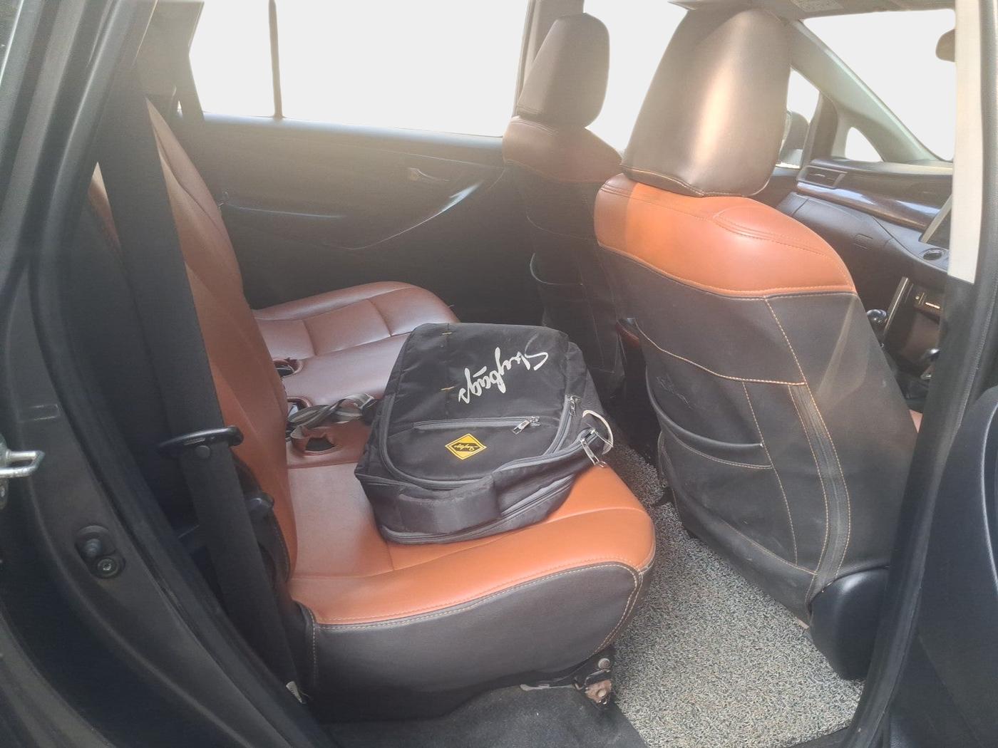 2018 Toyota Innova Crysta 2.4 G 8 STR, Diesel, Manual, 89,895 km, interior