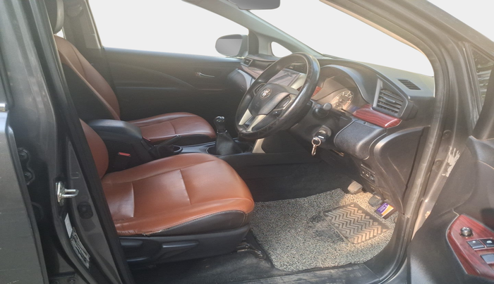 2018 Toyota Innova Crysta 2.4 G 8 STR, Diesel, Manual, 89,895 km, interior