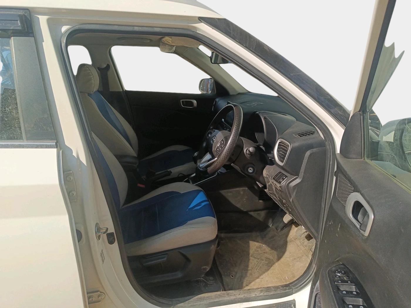 2020 Hyundai VENUE SX 1.5 CRDI, Diesel, Manual, 82,822 km, interior