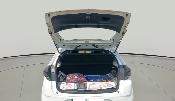 2024 Tata ALTROZ XZ CNG, CNG, Manual, 36,900 km, exterior