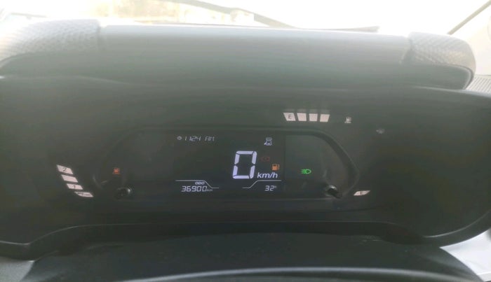 2024 Tata ALTROZ XZ CNG, CNG, Manual, 36,900 km, interior