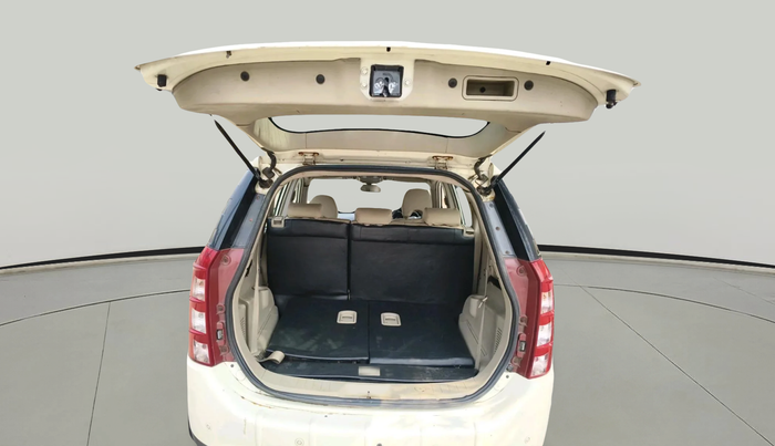 2016 Mahindra XUV500 W6, Diesel, Manual, 1,52,480 km, exterior