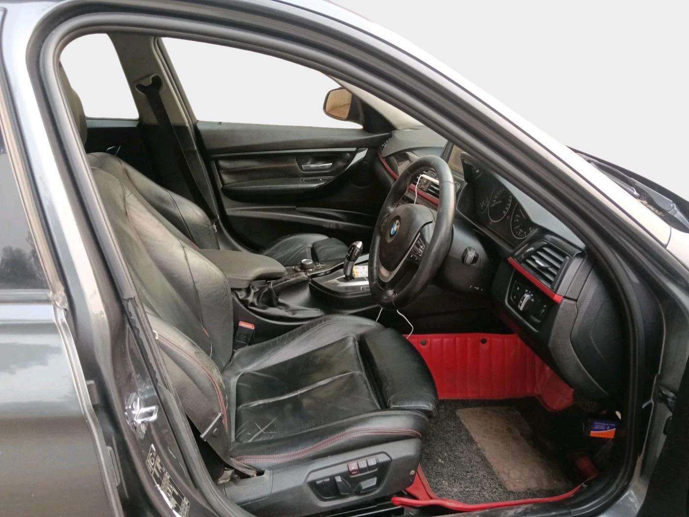 2012 BMW 3 Series 320d, Diesel, Automatic, 1,20,049 km, interior
