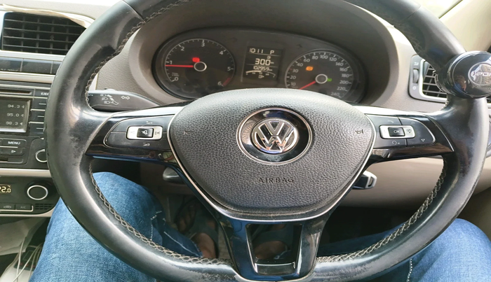 2016 Volkswagen Vento HIGHLINE 1.5 AT, Diesel, Automatic, 1,02,959 km, interior